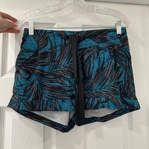 Lululemon Shorts Size 8